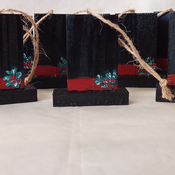 Handmade Snowman Hat Christmas Ornaments - Picture 4 of 4